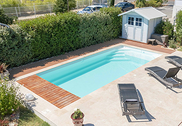 Piscine MOTU 8 Plus • 7,80 m x 3,45 m - fond plat 1,50 m avec coffre volet immergé