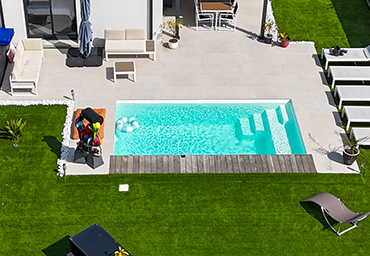 Piscine FETUNA 5 Plus • 5,00 x 3,10 m - fond plat 1,40 m avec coffre volet immergé